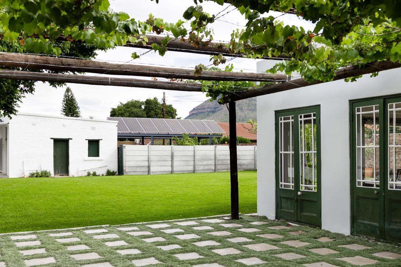 Victorian Square Guesthouse Graaff-Reinet エクステリア 写真