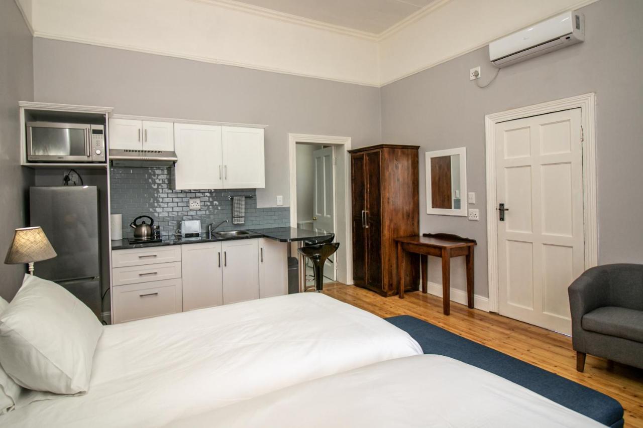 Victorian Square Guesthouse Graaff-Reinet エクステリア 写真