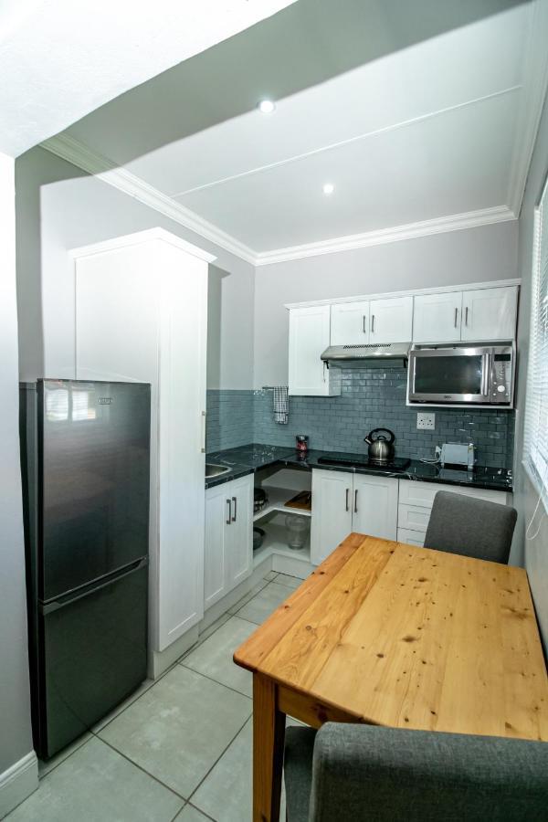 Victorian Square Guesthouse Graaff-Reinet エクステリア 写真
