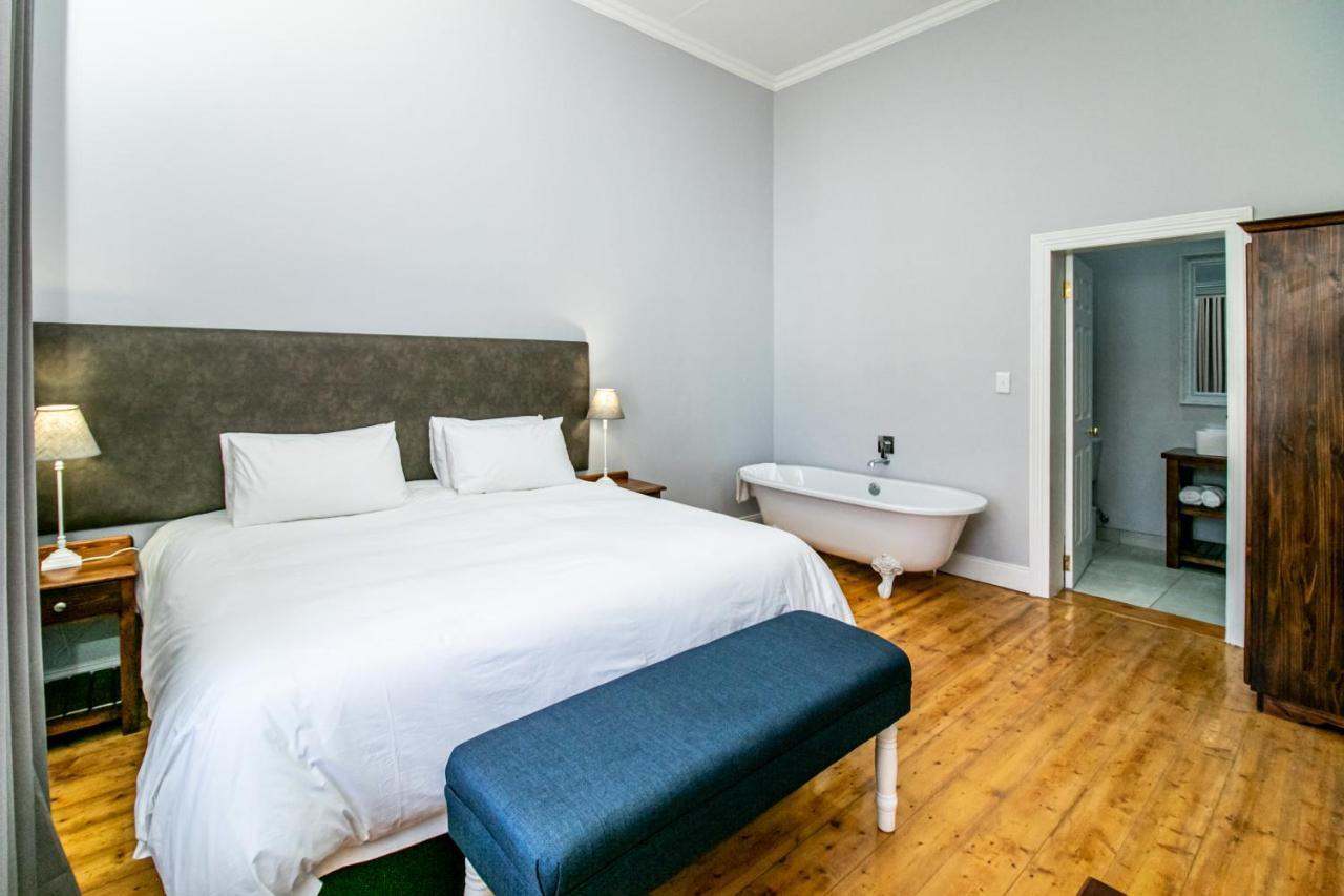 Victorian Square Guesthouse Graaff-Reinet エクステリア 写真