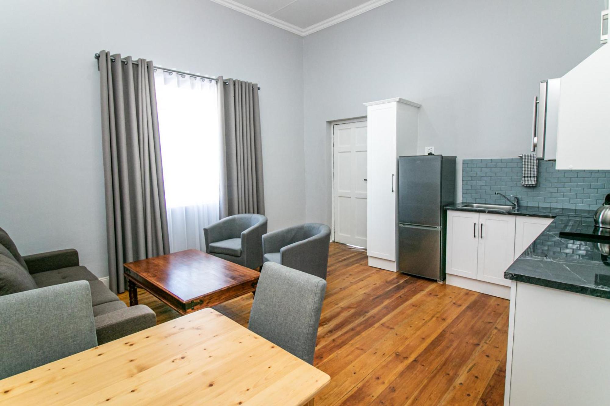 Victorian Square Guesthouse Graaff-Reinet エクステリア 写真