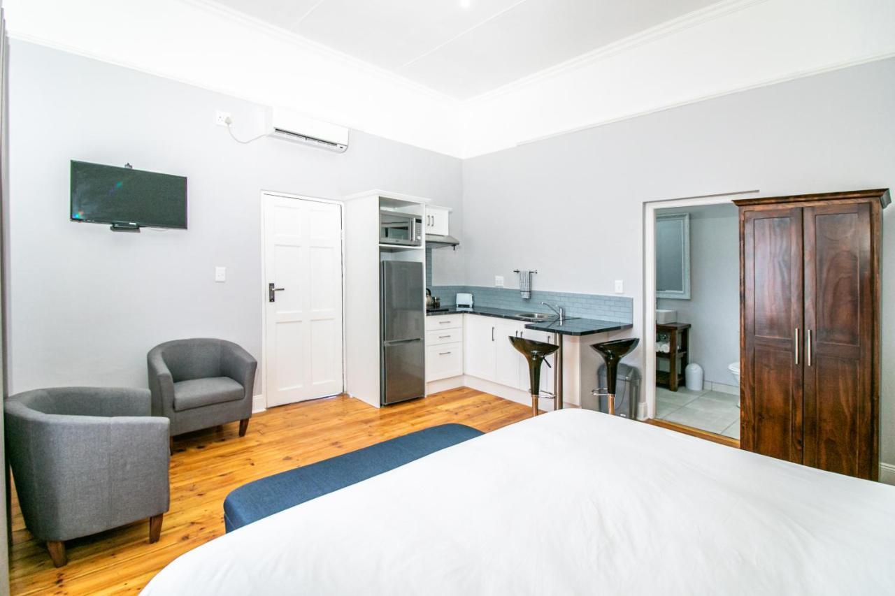 Victorian Square Guesthouse Graaff-Reinet エクステリア 写真