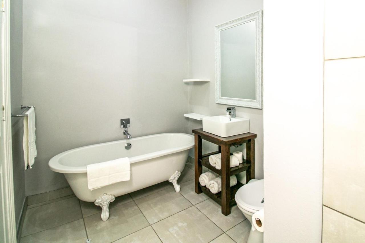 Victorian Square Guesthouse Graaff-Reinet エクステリア 写真