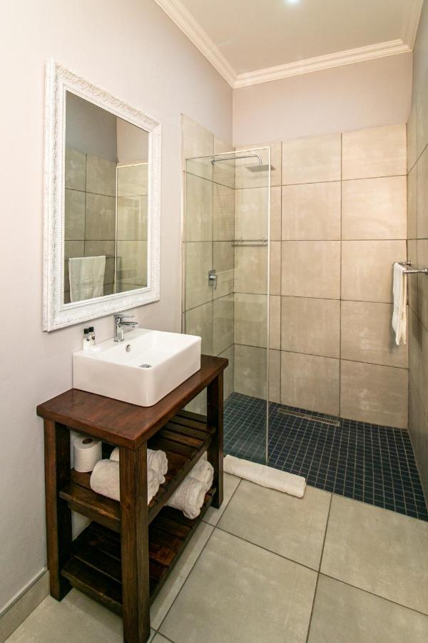 Victorian Square Guesthouse Graaff-Reinet エクステリア 写真