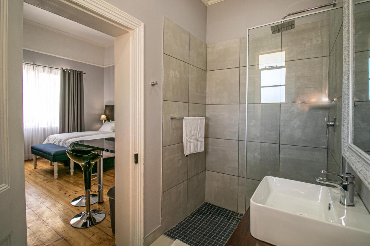 Victorian Square Guesthouse Graaff-Reinet エクステリア 写真