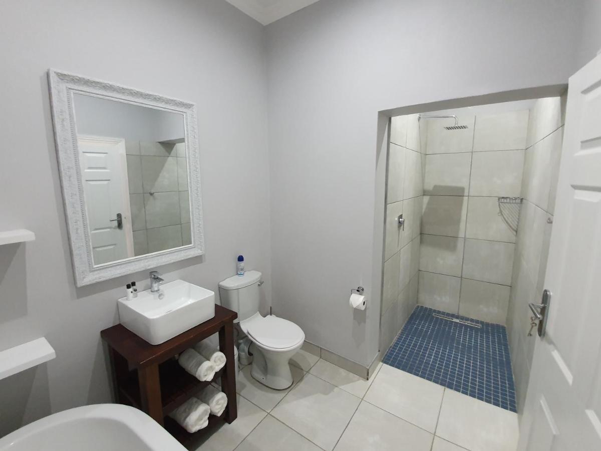 Victorian Square Guesthouse Graaff-Reinet エクステリア 写真