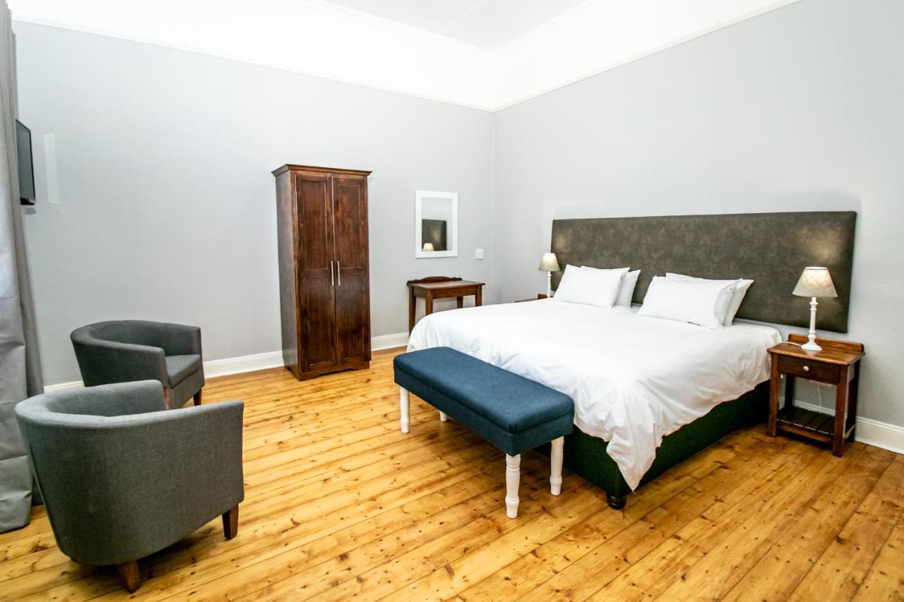 Victorian Square Guesthouse Graaff-Reinet エクステリア 写真