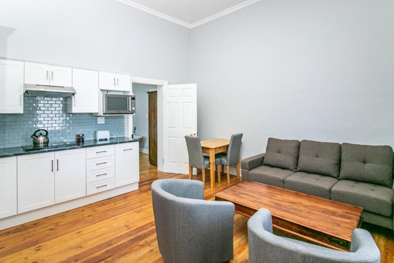 Victorian Square Guesthouse Graaff-Reinet エクステリア 写真
