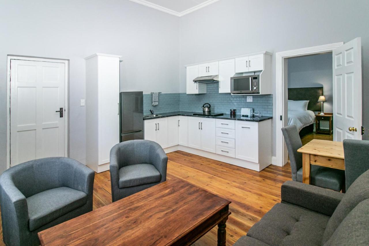 Victorian Square Guesthouse Graaff-Reinet エクステリア 写真
