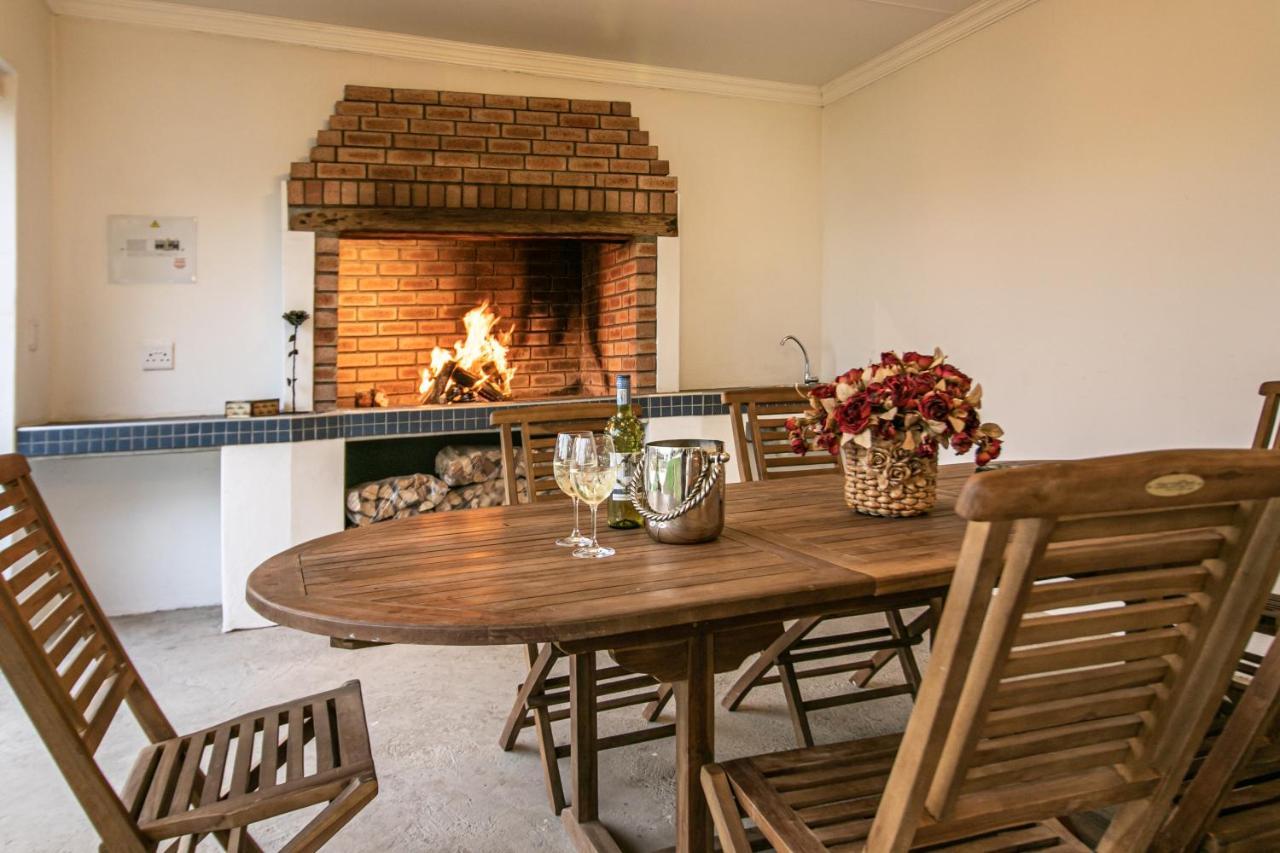 Victorian Square Guesthouse Graaff-Reinet エクステリア 写真
