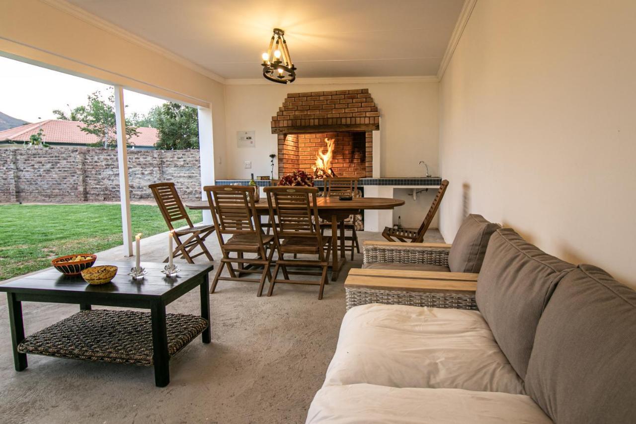 Victorian Square Guesthouse Graaff-Reinet エクステリア 写真
